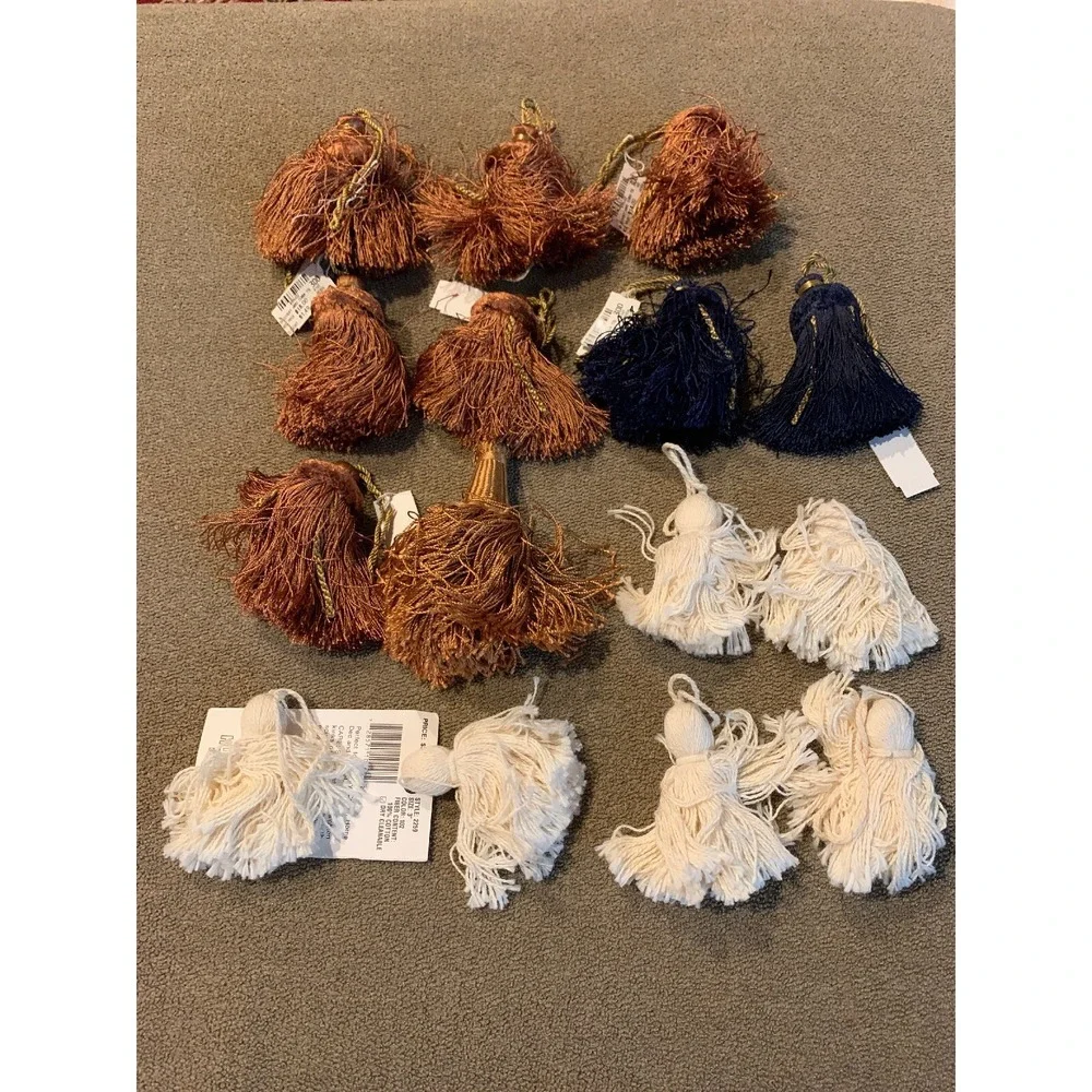 LOT OF 15 TRIM HOLLYWOOD TRIMS TASSELS - WHITE, BLUE, BROWN (TD)